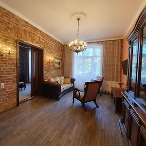 https://apartments-in-lviv-79000.hotelslviv.net